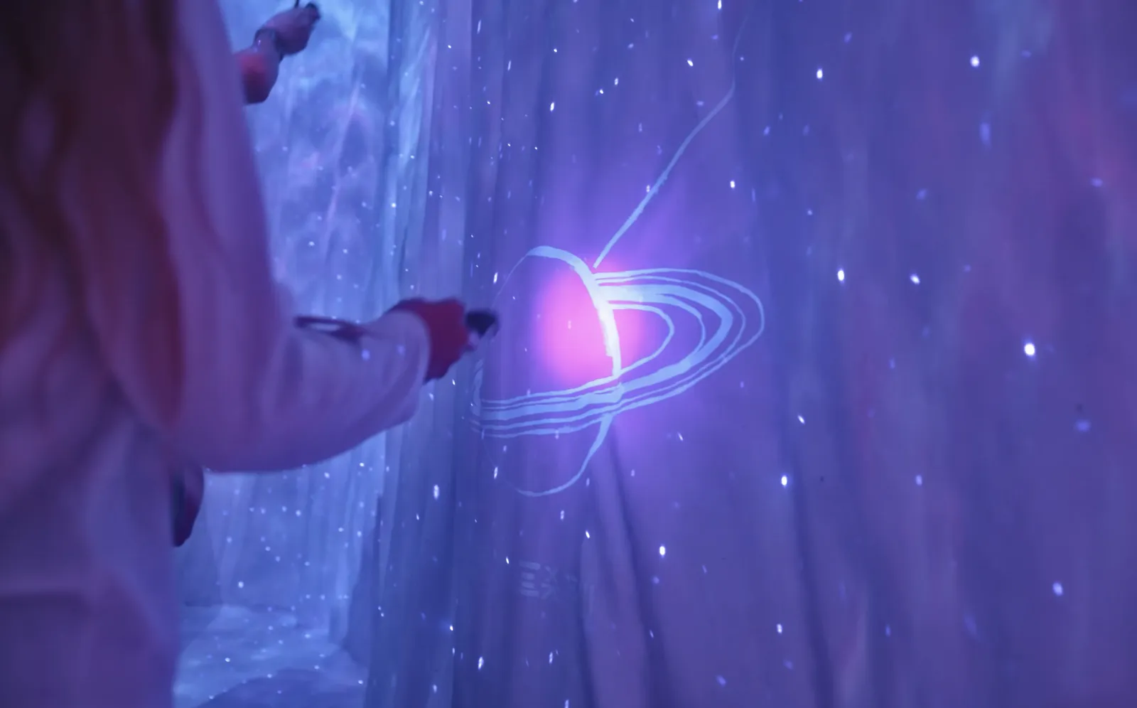 A clue being revealed on the wall